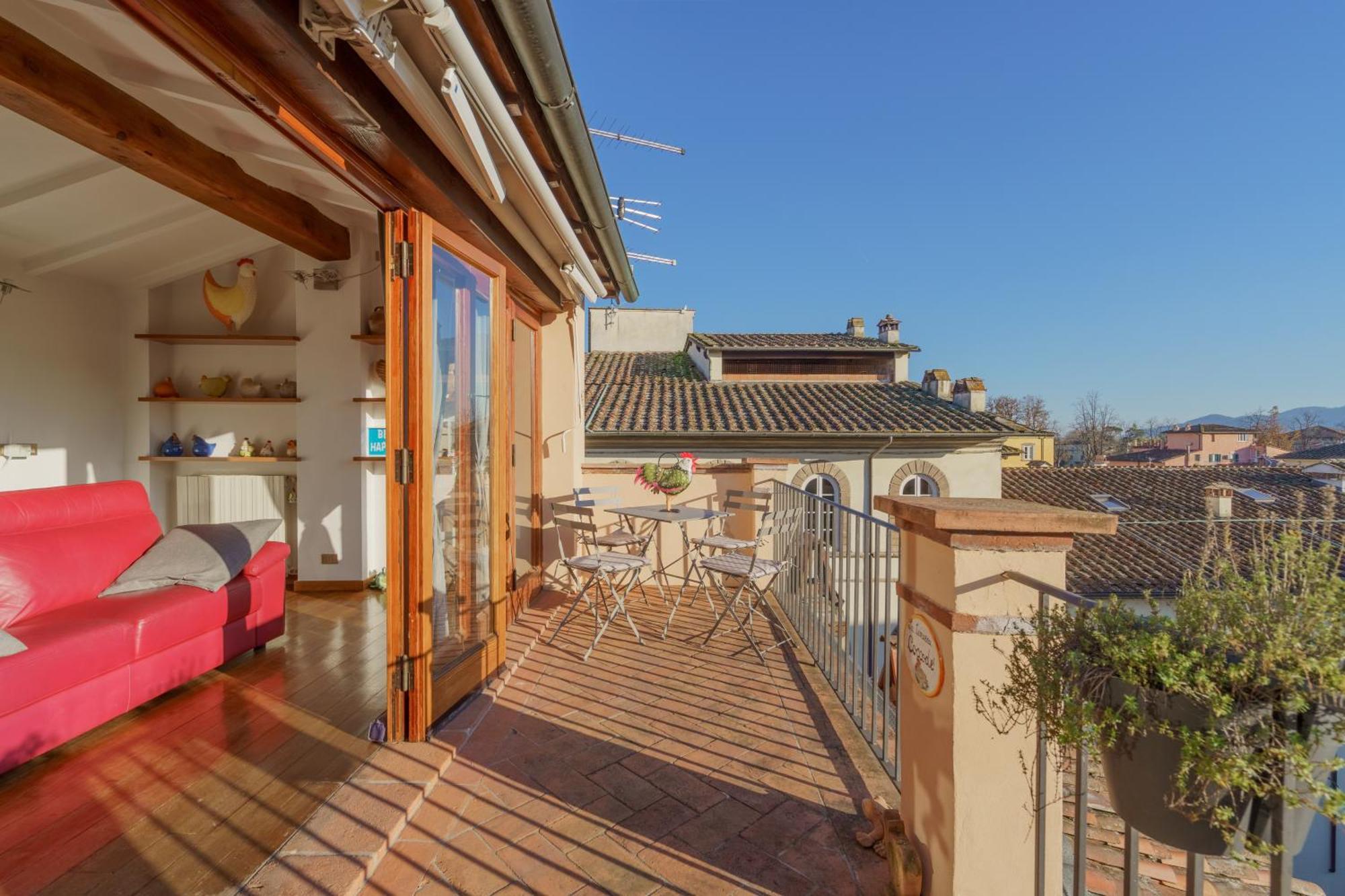 Terrazza Coccode' Spazioso Con Vista Mozzafiato! ルッカ エクステリア 写真